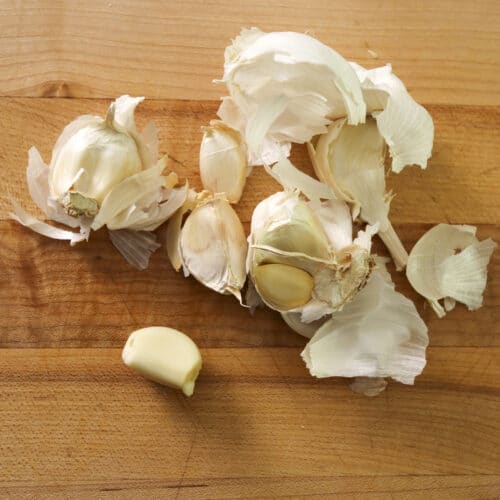 Unveiling the Hidden Magic of Garlic Skins for Gardeners