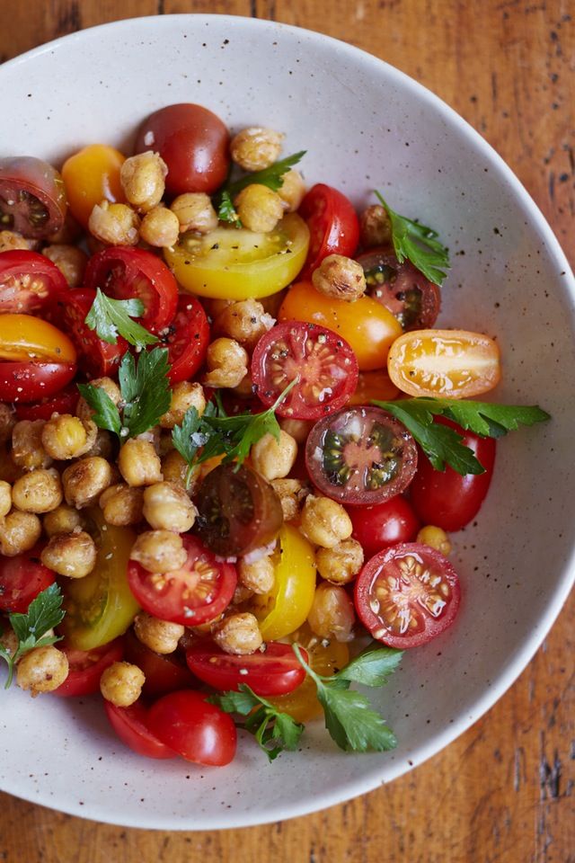 Weekly Delight: Chickpeas and Tomatoes Recipe