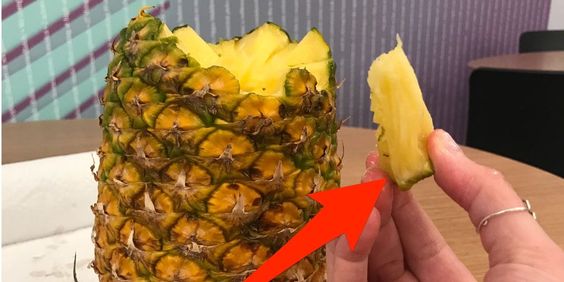 Easy and Fast Way to Cut Pineapple Without Peeling: A Convenient Life Hack